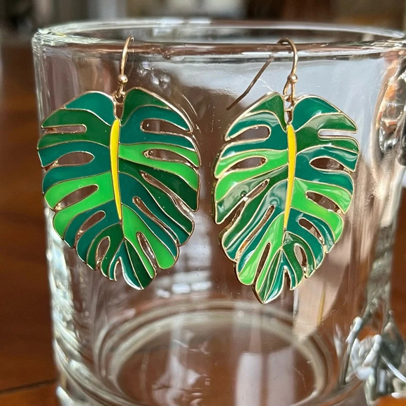 Monstera plant leaf dangle earrings | Gold tone - Picture 2 of 6